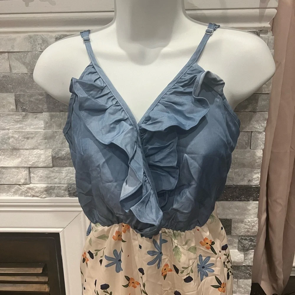 Chicmatchy Blue & Cream Floral Maxi Dress | Size Small | NWOT